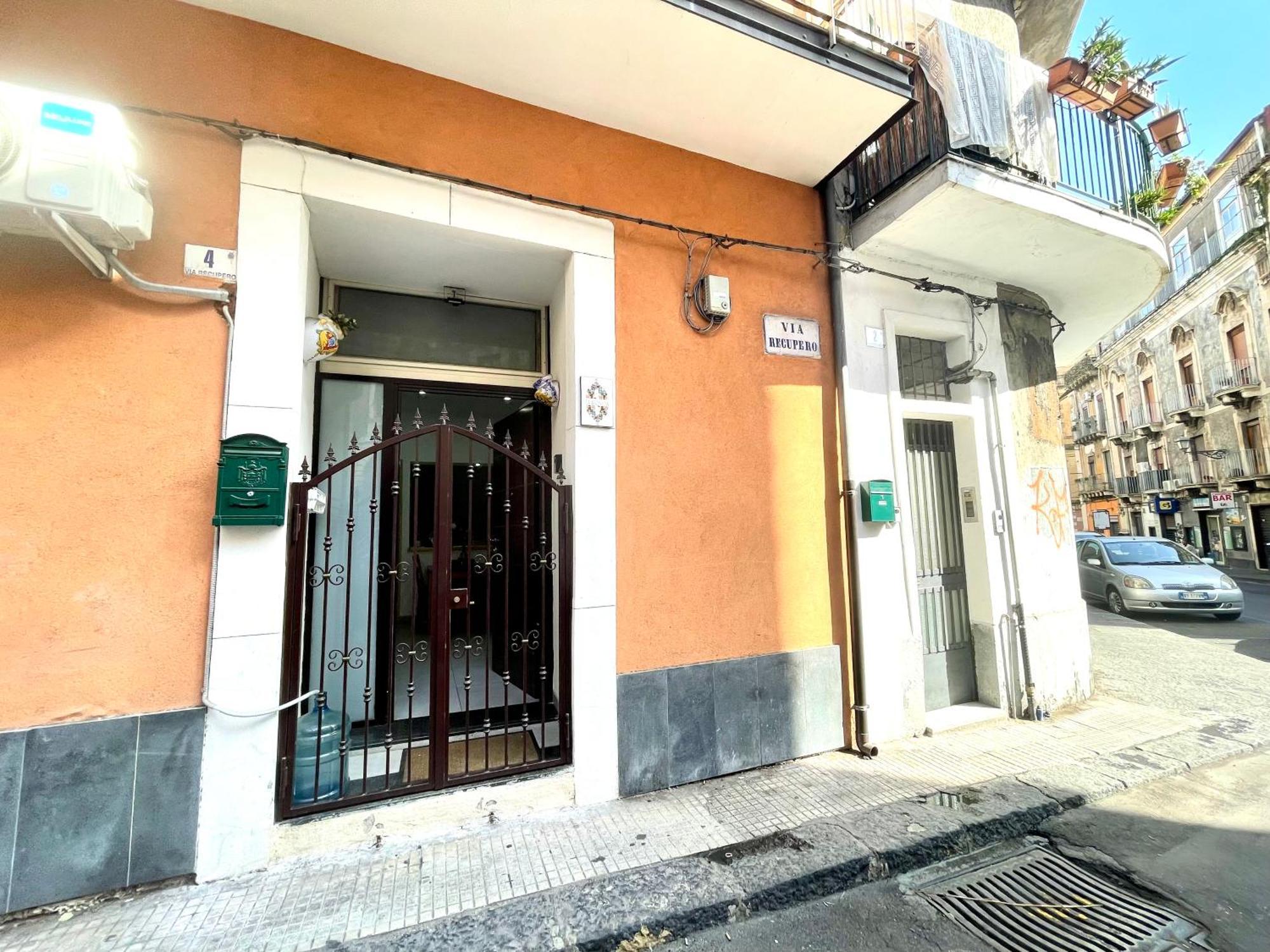 Casa Giniusa Central Studio カターニア エクステリア 写真